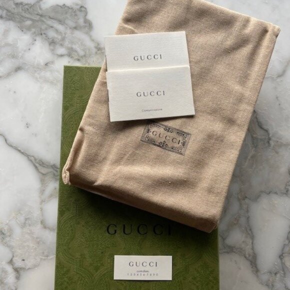 GUCCI notebook/ Journal - NEW & Giftable ! - Picture 3 of 8